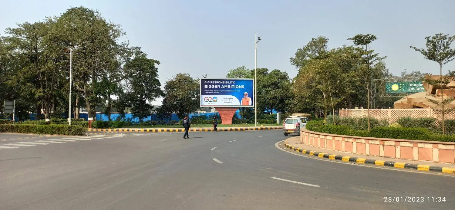 Hoarding at Airport to City (Domestic + International)