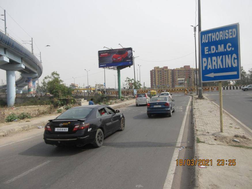 Outdoor Advertising image