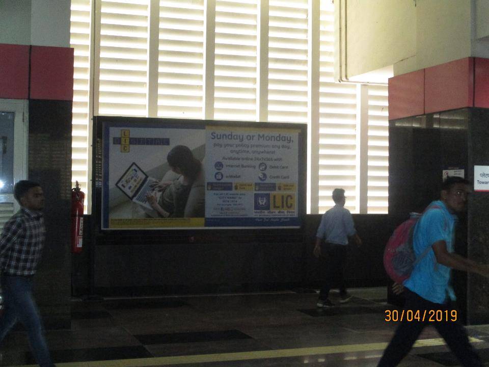 Outdoor Advertising image