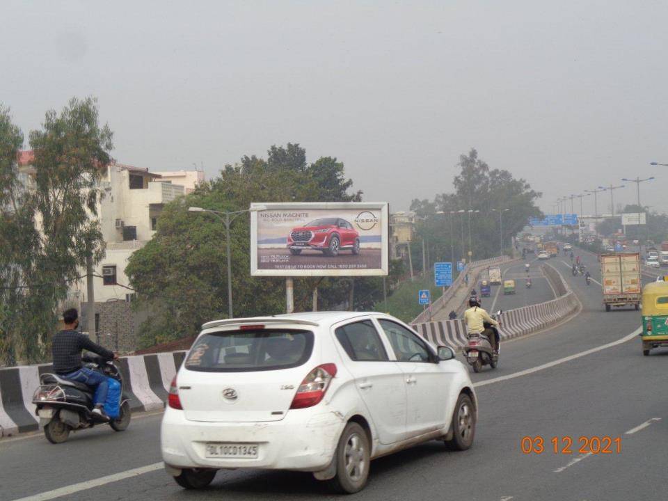 Outdoor Advertising image