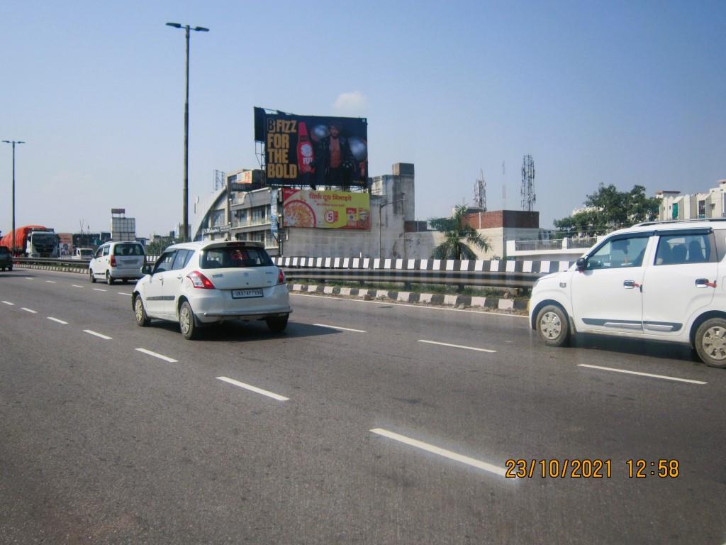 Outdoor Advertising image