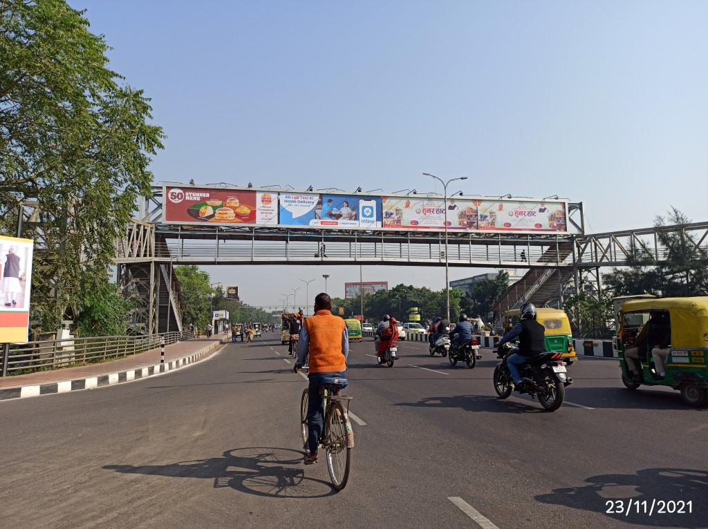 Outdoor Advertising image