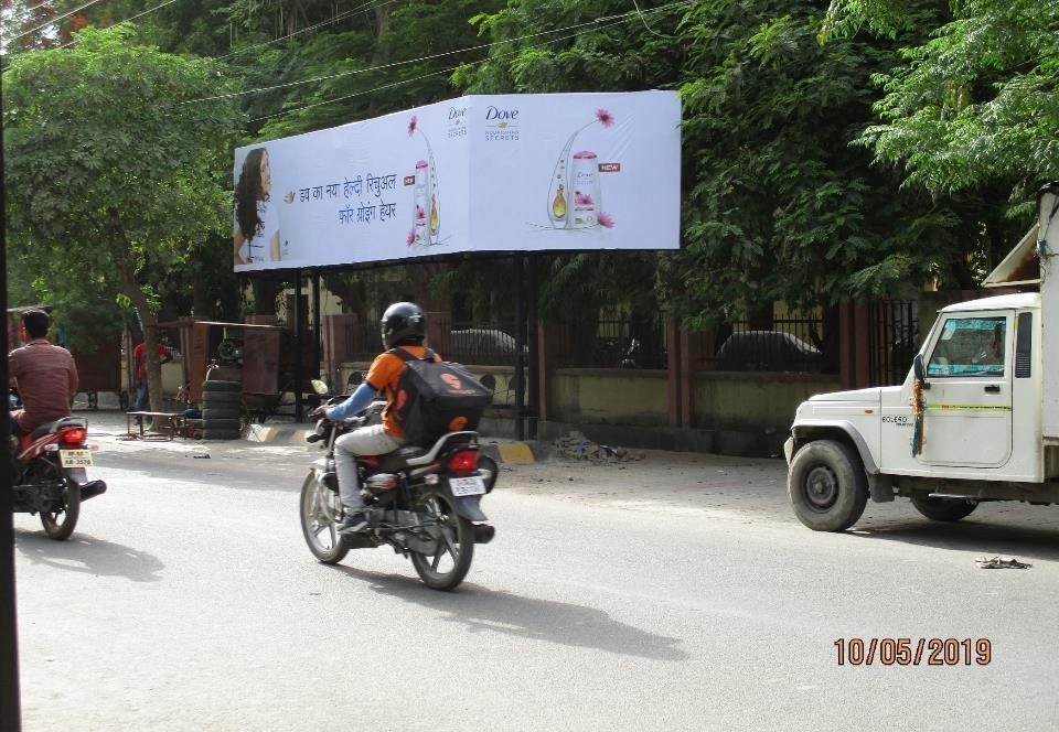 Outdoor Advertising image