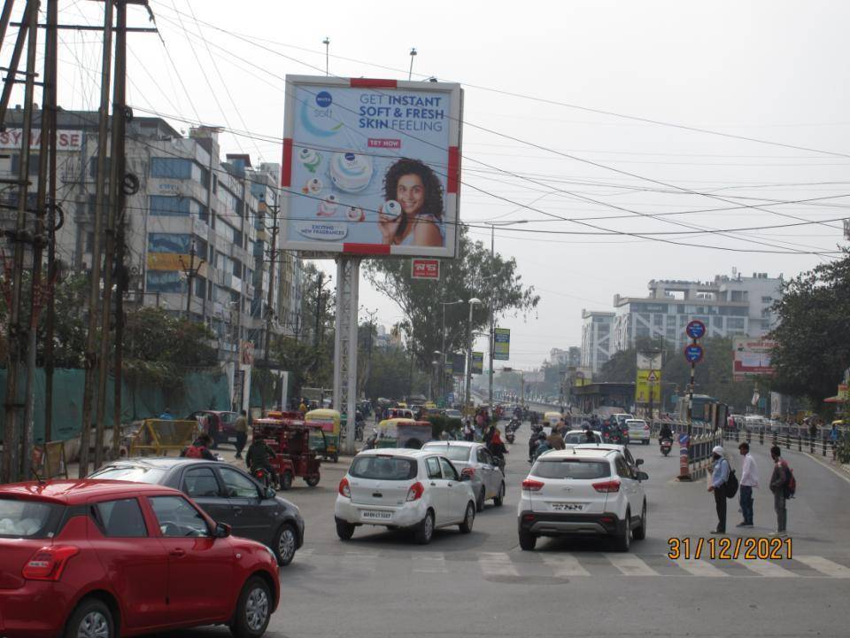 Outdoor Advertising image