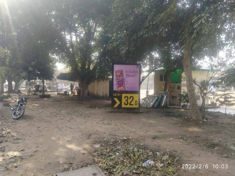 Unipole - Sector 32 D Market, Chandigarh, Punjab