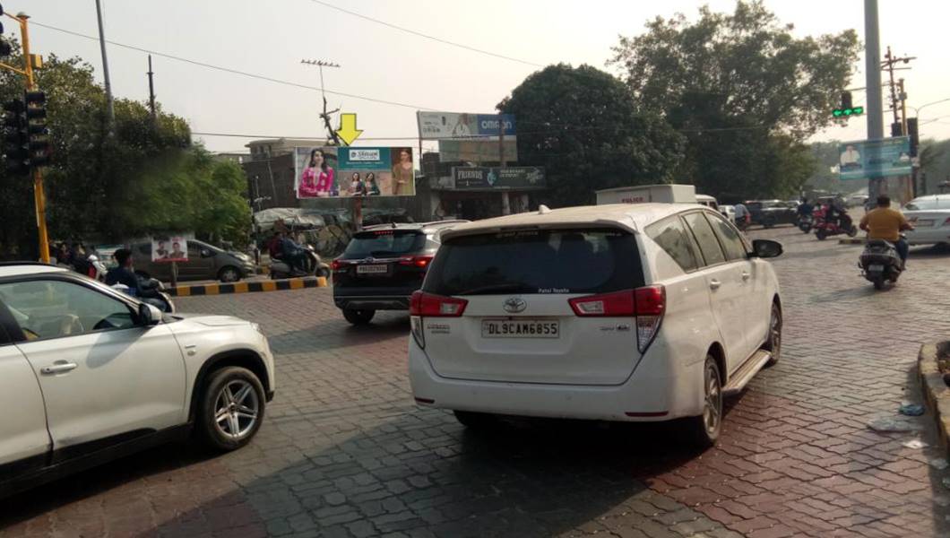 Unipole - Rattan Singh Chowk, Amritsar, Punjab