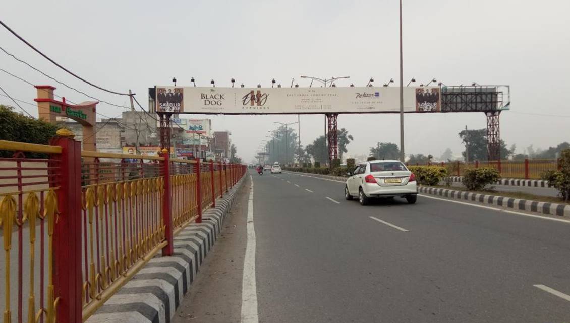 Gantry - Airport Road Fc City, Amritsar, Punjab