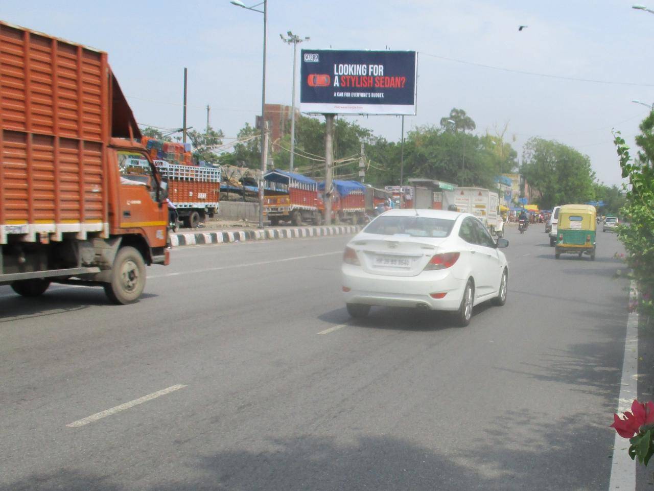 Unipole Lajpat Nagar / Ashram Towards Nehru Place / Okhla South Delhi Delhi (NCR)