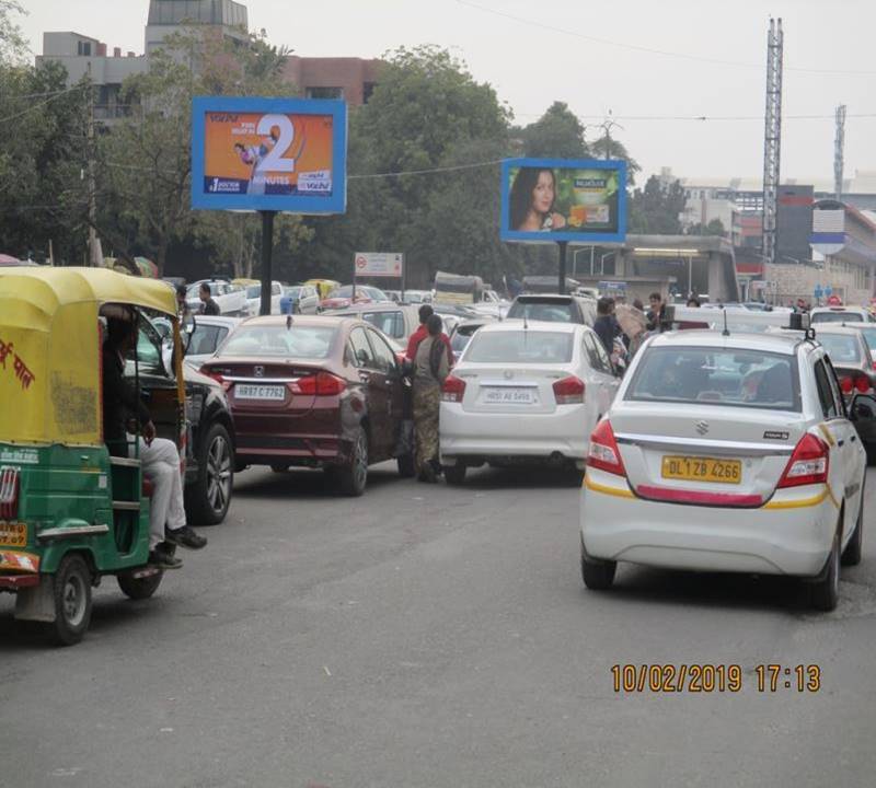 Unipole Lajpat Nagar Market Towards Moolchand / Defence Colony South Delhi Delhi (NCR)