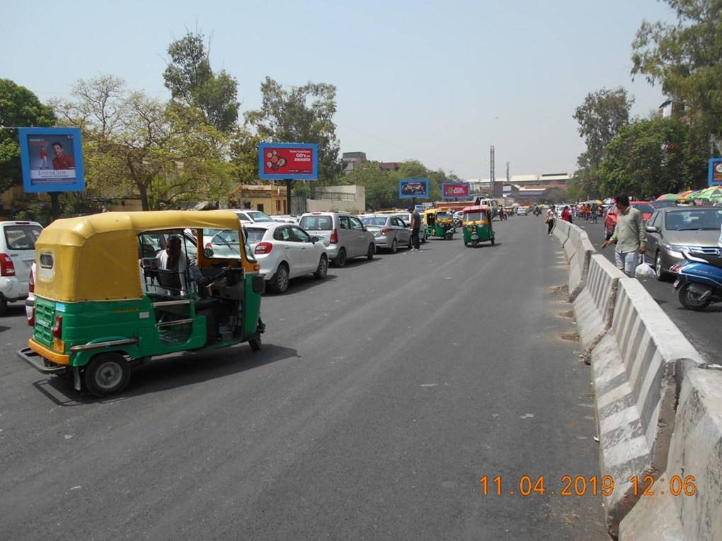 Unipole Lajpat Nagar Market Towards Metro Station South Delhi Delhi (NCR)