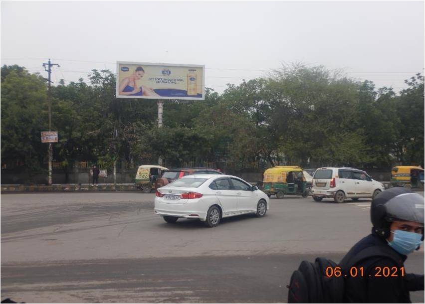 Unipole Sector 12/22 T-Point Delhi Delhi (NCR)