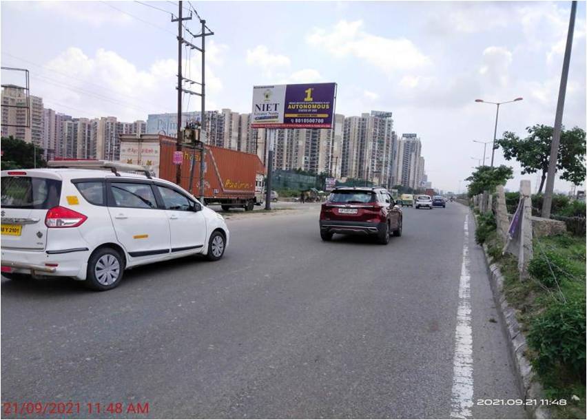 Unipole Gaur City 2 Petrol Pump Delhi Delhi (NCR)