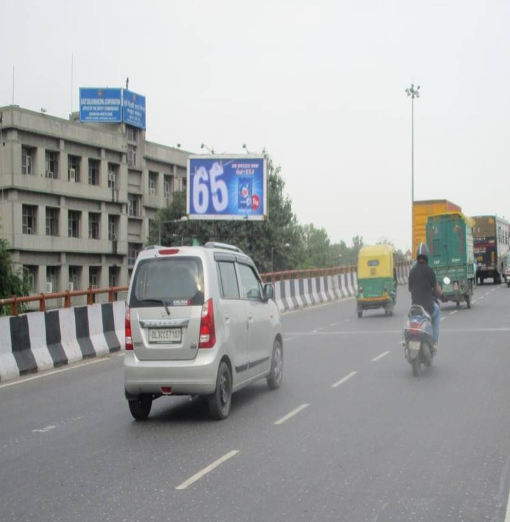 Unipole Isbt / Seelampur Towards Shahdara / Dilshad Garden East Delhi Delhi (NCR)