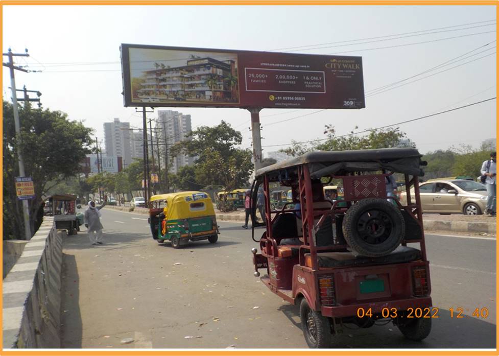 Unipole Crossing Republic Ghaziabad Delhi (NCR)