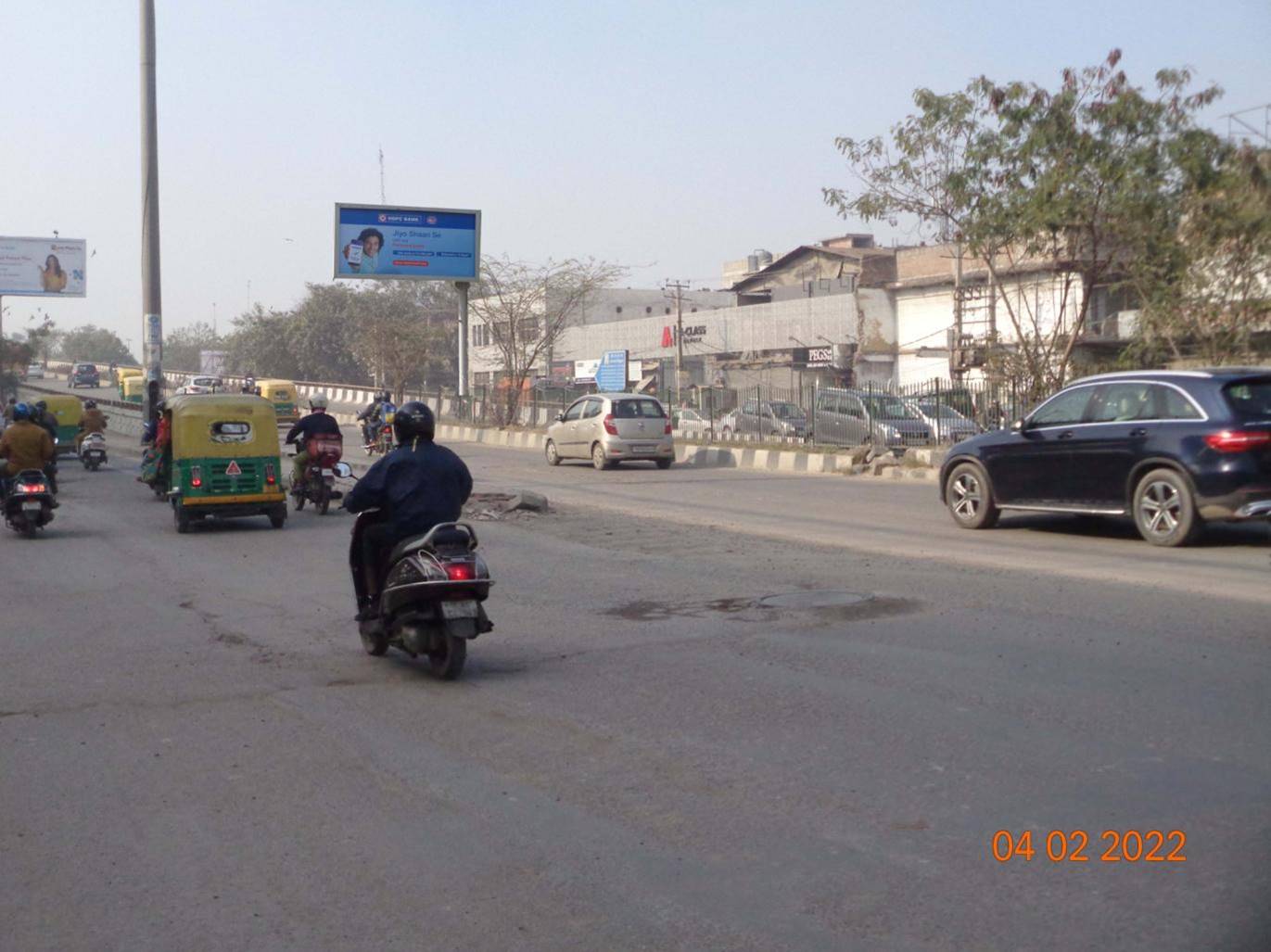 Unipole Moments Mall Flyover
 West Delhi Delhi (NCR)