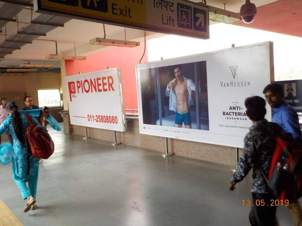 Metro Inside Signage Concourse Iffco Chowk Gurgaon Delhi (NCR)