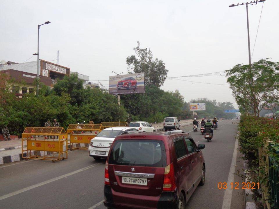 Unipole Gtb Nagar Metro Station North Delhi Delhi (NCR)