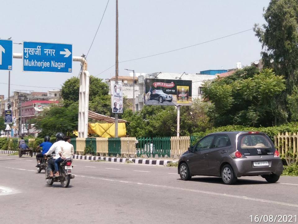 Unipole Gtb Nagar Metro Station North Delhi Delhi (NCR)