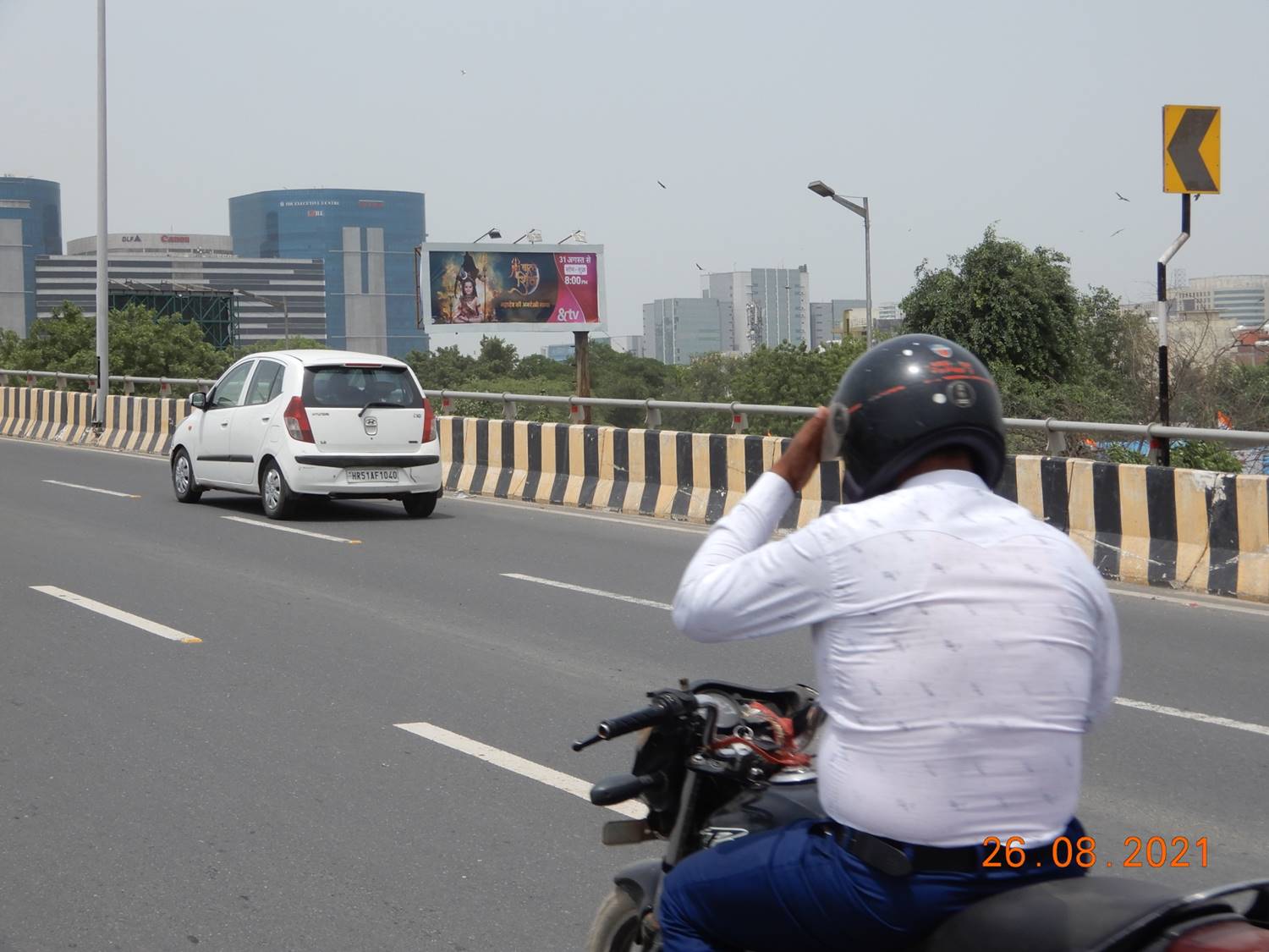 Unipole Sikanderpur,  Mg Road Gurgaon Delhi (NCR)