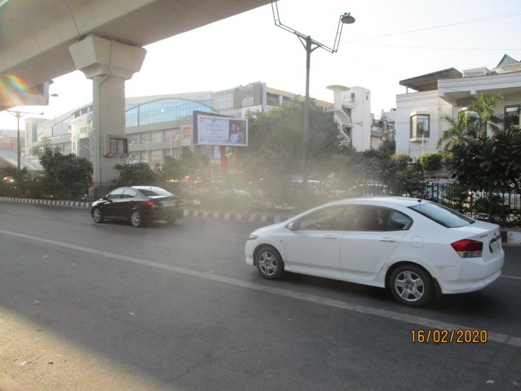 Unipole Karkardooma / Preet Vihar Towards Laxmi Nagar / Ito East Delhi Delhi (NCR)