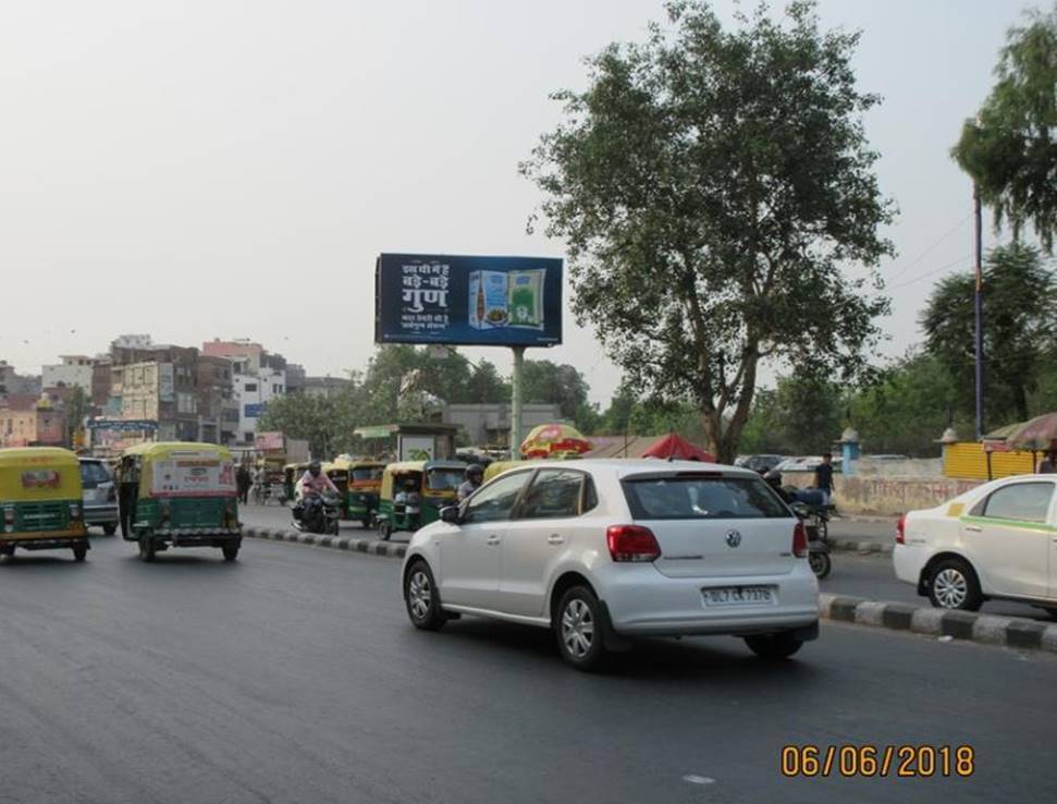 Unipole Trilokpuri / Nh24 Towards Laxmi Nagar / Ito East Delhi Delhi (NCR)