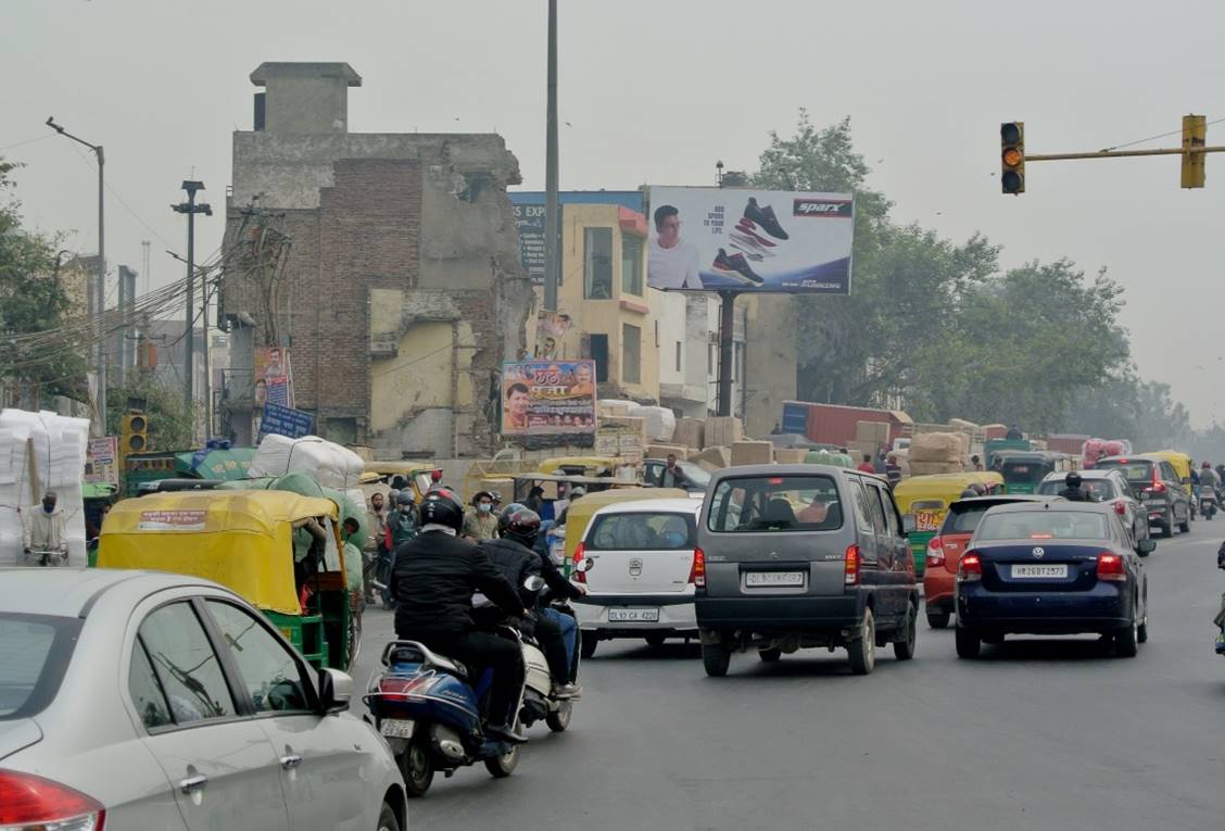 Unipole Seelampur / Shastri Park Towards Laxmi Nagar / Akshardham / Ito East Delhi Delhi (NCR)