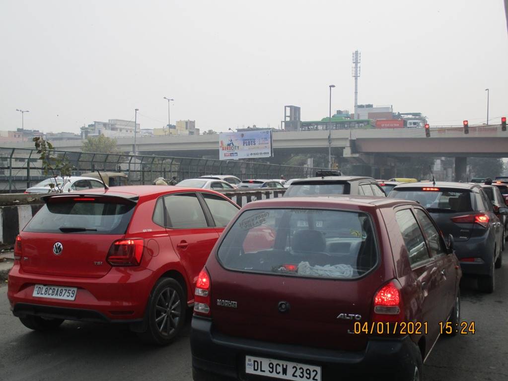 Unipole Karkardooma / Surajmal Vihar Towards Preet Vihar / Madhu Vihar East Delhi Delhi (NCR)