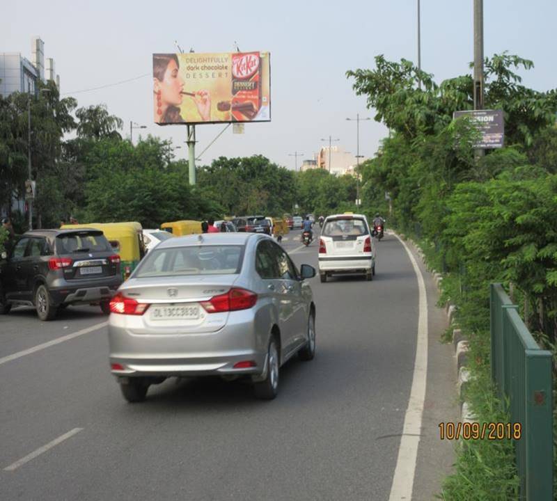 Unipole Jagatpuri / Karkardooma Towards Crossriver Mall / Jhilmill East Delhi Delhi (NCR)