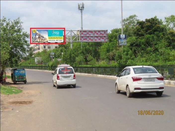 Cantilever Unipole - Susen Circle to Maneja Crossing, Vadodara, Gujarat