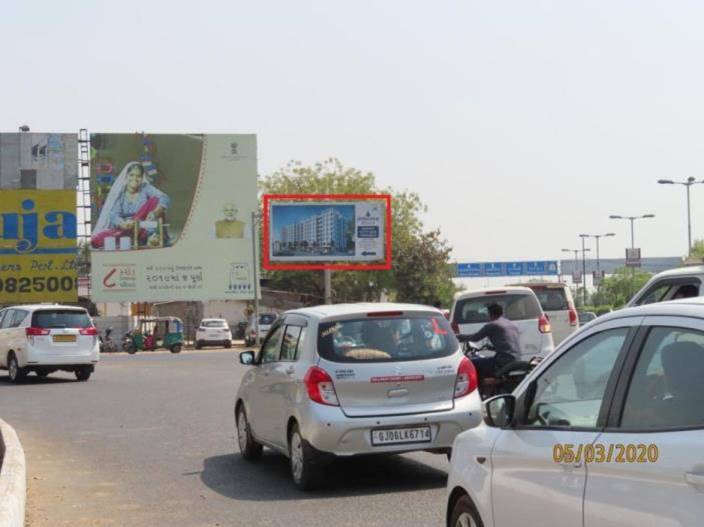 Unipole - Airport circle to New VIP Road, Vadodara, Gujarat