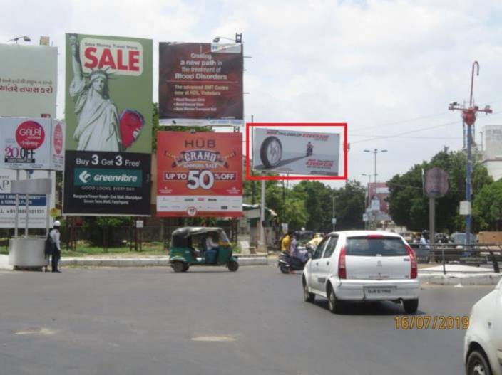 Unipole - Karelibaug Muktanand to Jeevan Bharti School, Vadodara, Gujarat