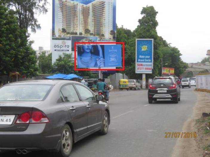 Unipole - Ellora Park to Center square Mall, Vadodara, Gujarat