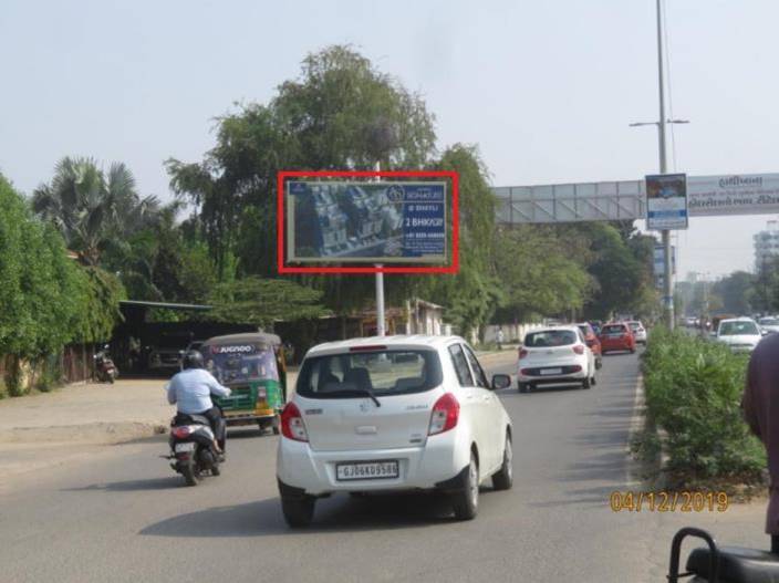 Unipole - O P Road to Akshar chowk, Vadodara, Gujarat