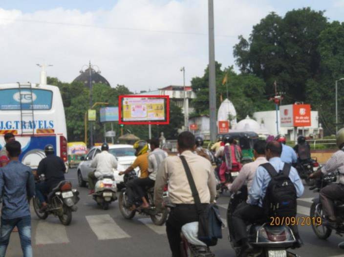 Unipole - Sayajigunj to Aradhana Cinema, Vadodara, Gujarat