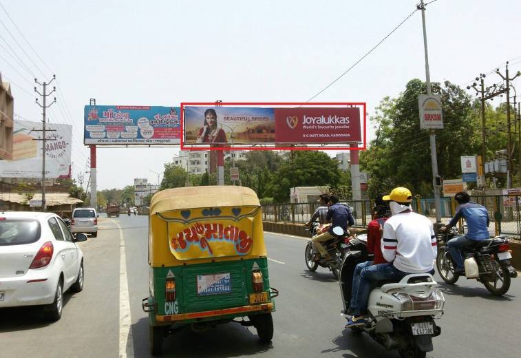 Gantry - Cross Road Junction, Anand, Gujarat