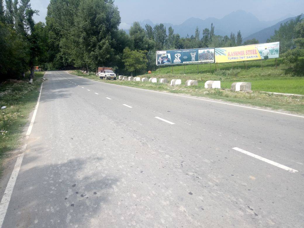 Billboard - PHALGAM JAMMU ROAD,  SOUTH KASHMIR,  JAMMU AND KASHMIR