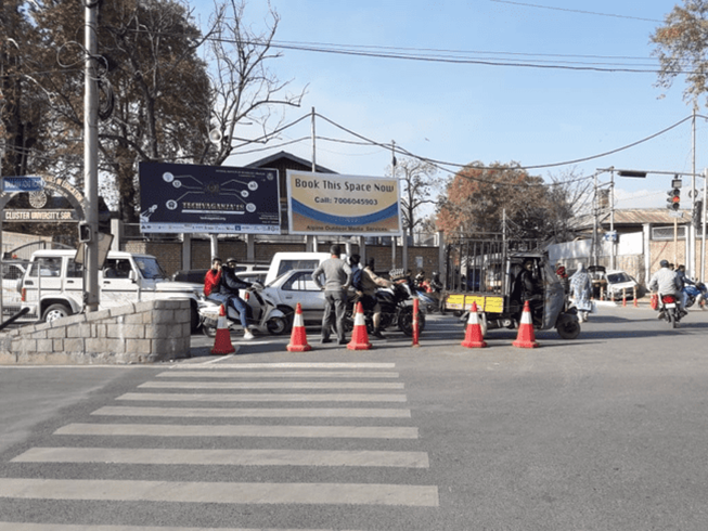 Unipole - LAL CHOWK NR WOMEN COLLEGE,  SRINAGAR, JAMMU AND KASHMIR