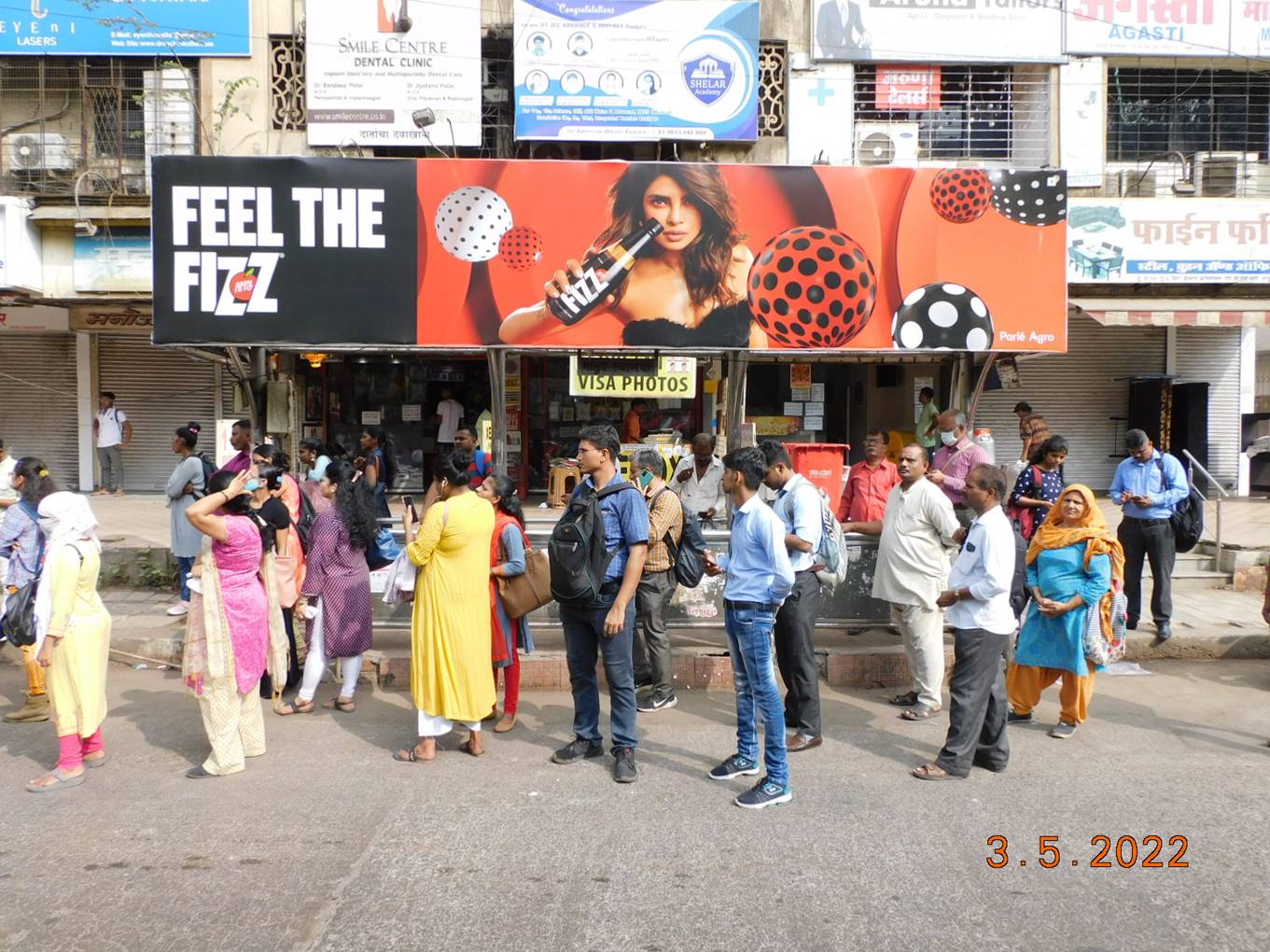 Bus Queue Shelter - L.B.S. Road - Bhandup Station,  opp Dream's Mall,   Bhandup,   Mumbai,   Maharashtra