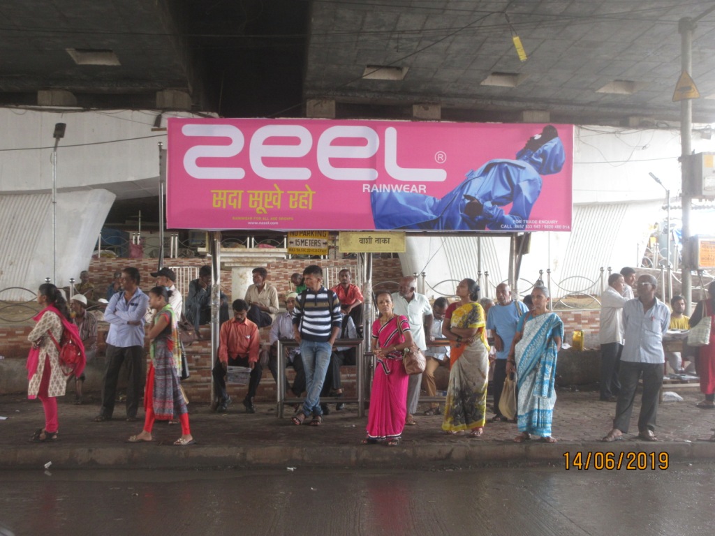 Bus Queue Shelter - - Vashi Naka,   Chembur,   Mumbai,   Maharashtra