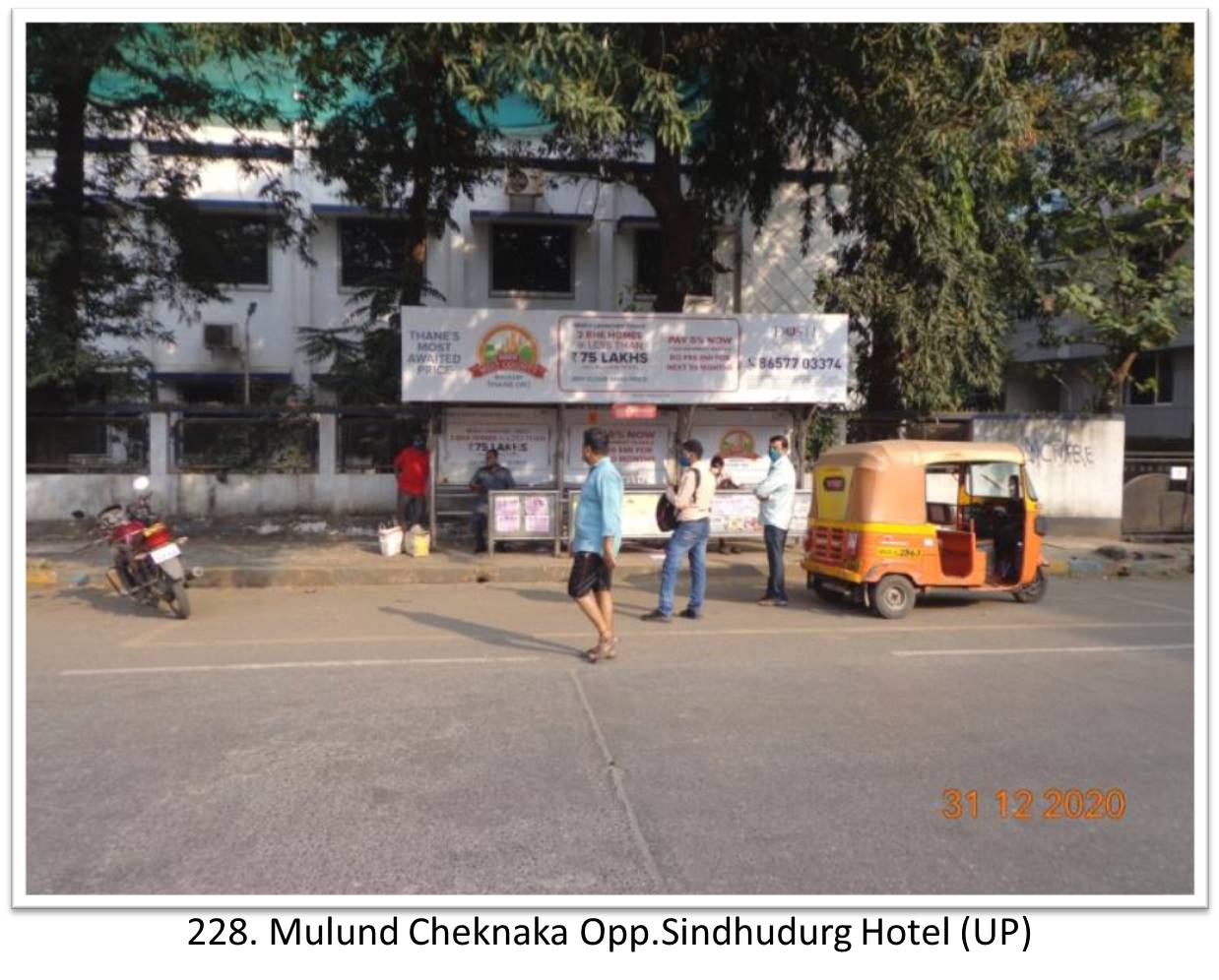 Bus Queue Shelter - - Mulund Cheknaka Opp.Sindhudurg Hotel (UP),   Thane,   Mumbai,   Maharashtra