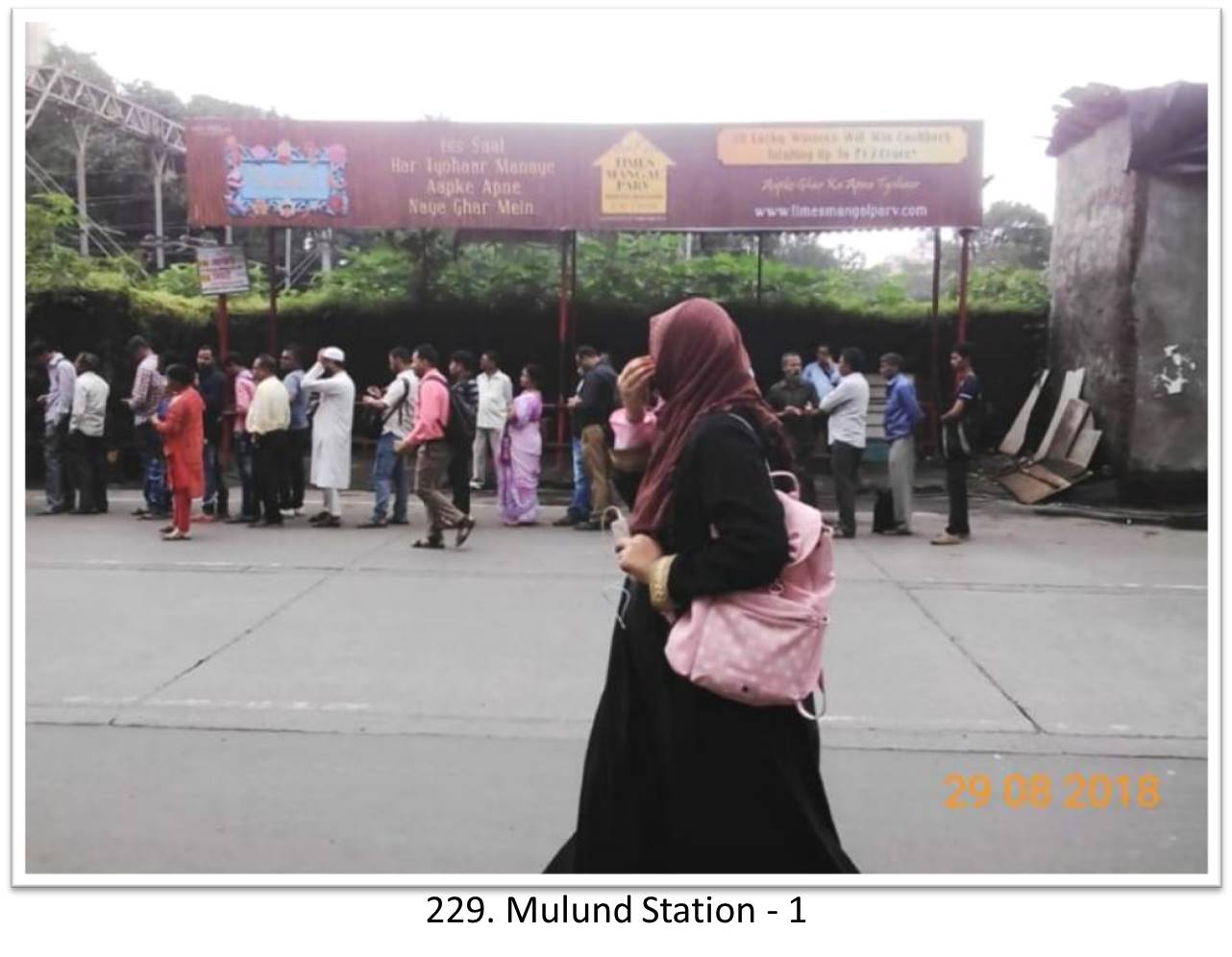 Bus Queue Shelter - - Mulund Station - 1,   Thane,   Mumbai,   Maharashtra