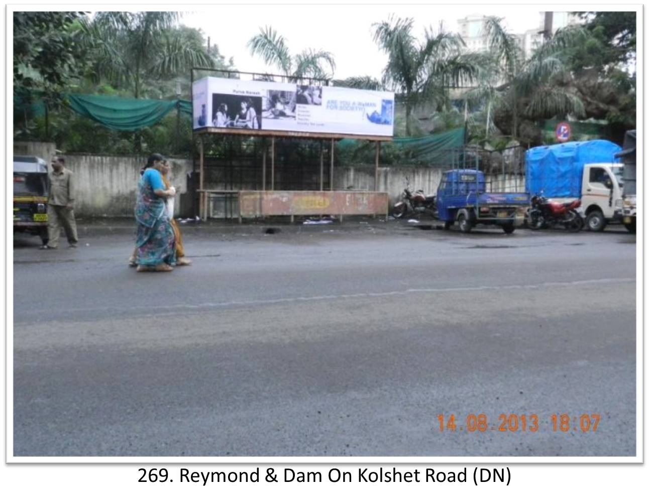 Bus Queue Shelter - - Reymond & Dam On Kolshet Road (UP),   Thane,   Mumbai,   Maharashtra