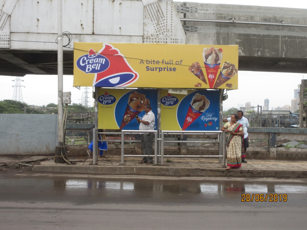 Bus Queue Shelter - - Wadala Bridge,   Wadala,   Mumbai,   Maharashtra