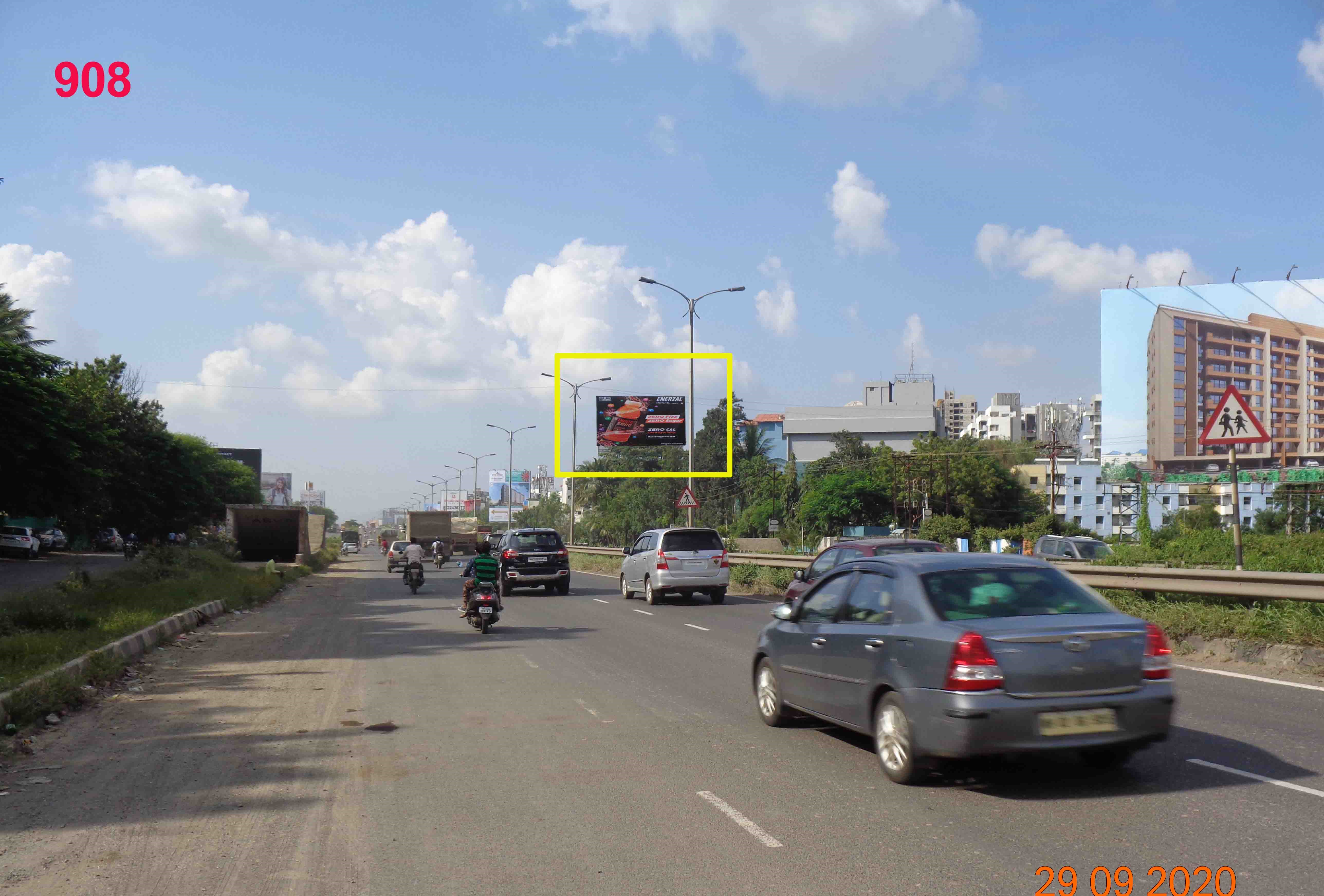 Hording - Pune – BANAGLORE HIGHWAY, Bhumkar Chowk, Pune, Maharashtra