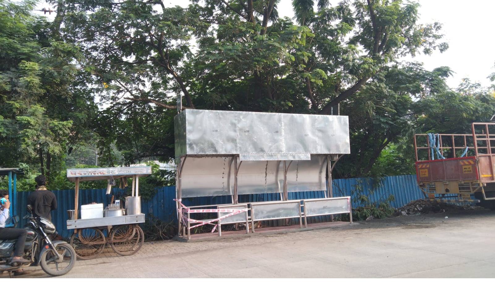 Bus Queue Shelter - Bail Bazaar - Opp Sanai Mangal Karyalay,   Kalyan,   Mumbai,   Maharashtra