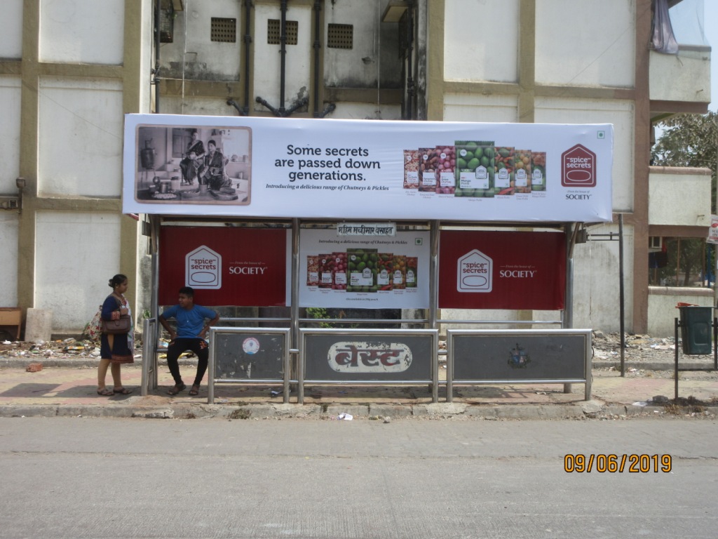 Bus Queue Shelter - Outside Rtaheja Hospital - Mahim Fisherman Colony,   Mahim,   Mumbai,   Maharashtra