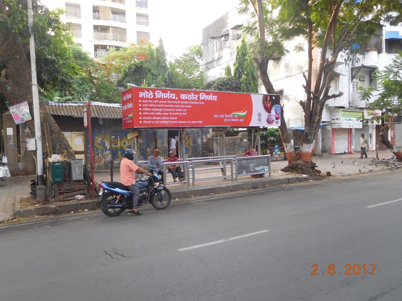 Bus Queue Shelter - L. J. Road - Sitladevi Mandir,   Mahim,   Mumbai,   Maharashtra