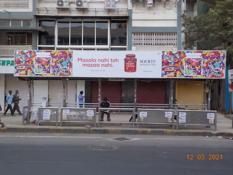 Bus Queue Shelter - L. J. Road - R. G. Gadkari Chowk,   Shivaji Park,   Mumbai,   Maharashtra