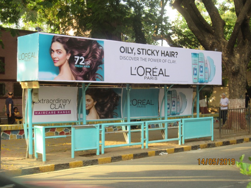 Bus Queue Shelter - Veer Savarkar Road - Vaneeta Samaj,   Shivaji Park,   Mumbai,   Maharashtra