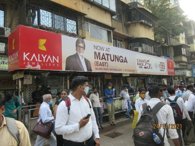 Bus Queue Shelter - B. A. Road - Rani Laxmi Chowk,   Sion,   Mumbai,   Maharashtra